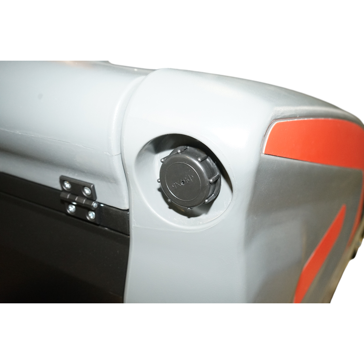 Masina de maturat stradala cu aspirare 48V/80Ah, 2.2kW, latime maturare 1380mm, cos colectare 120L, productivitate 8000 mp/h - imagine 14