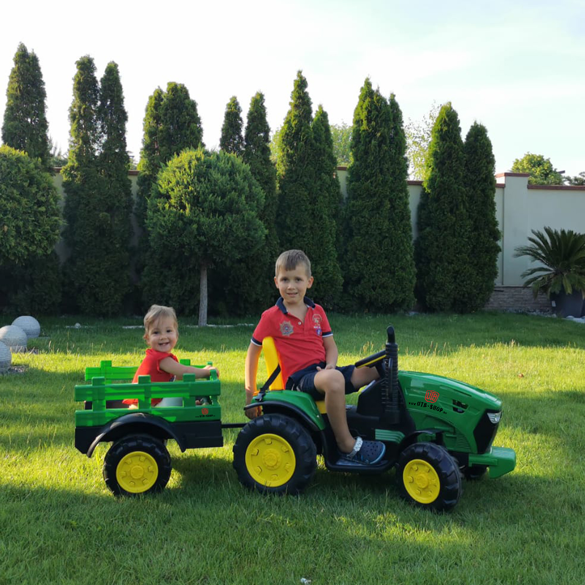 Tractor electric cu remorca telecomanda si baterie pentru copii jucarie 1980x650x610 - imagine 3