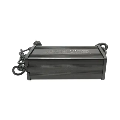 Redresor incarcator smart baterie Li-ion 51.2V, 15A cu afisaj digital - imagine 6