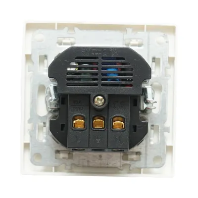 Priza schuko alba incastrata 220V, 16A, 2xUSB A+C 5V 2.1A, ABS 80x80mm - imagine 3