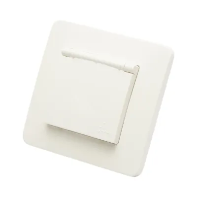 Priza schuko alba incastrata 220V, 16A, PC cu capac de protectie IP44 80x80mm