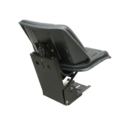 Scaun universal negru cu reglaj triplu si amortizor pentru tractor U-445 - imagine 4