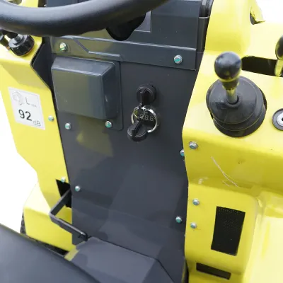 Mini incarcator frontal 500kg, motor benzina 23CP, capacitate ridicare 220kg, latime cupa 1110mm THOR - imagine 8