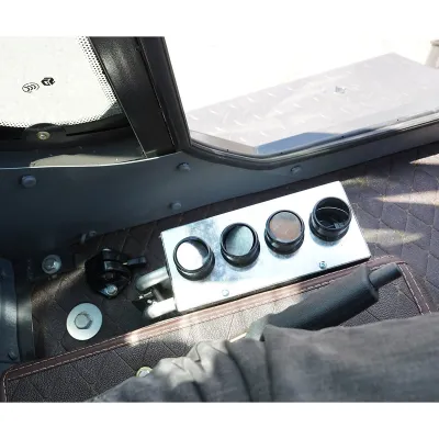 Incarcator frontal articulat WOLA 1T, 4x4, motor diesel 57CP, cupa cu gheara 0.8 m³ THOR - imagine 16